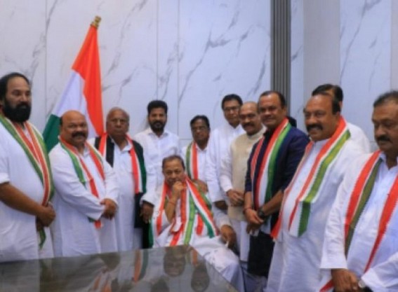 Senior Telangana leader Srinivas returns to Congress