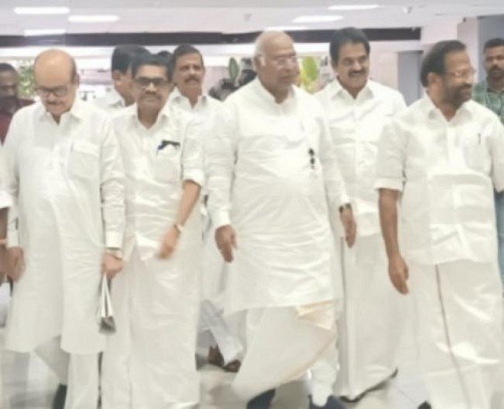 Rousing welcome for Kharge on maiden visit to Kerala as Congress chief