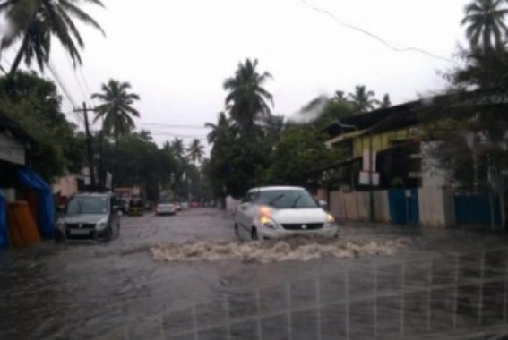 IMD predicts heavy rains in Kerala, 'Orange' alert in 4 districts IMD predicts heavy rains in Kerala, 'Orange' alert in 4 districts