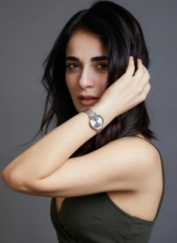When Radhika Madan got injured from hanging between two poles and did a retake When Radhika Madan got injured from hanging between two poles and did a retake