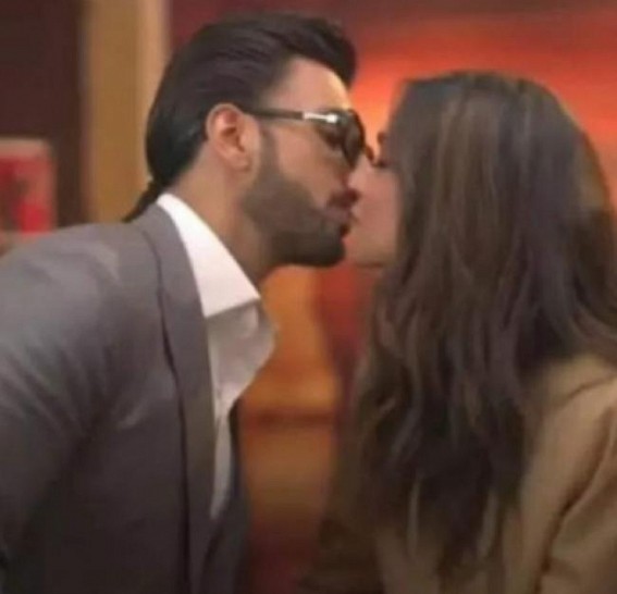 Ranveer gives a soft kiss on Deepika's lips during her TIME magazine interview Ranveer gives a soft kiss on Deepika's lips during her TIME magazine interview