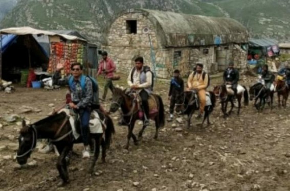 Samosa, jalebi, pizza, burger & more banned during Amarnath Yatra 2023 Samosa, jalebi, pizza, burger & more banned during Amarnath Yatra 2023
