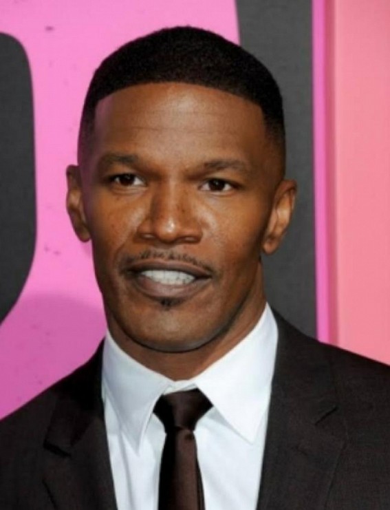 Jamie Foxx quashes claims of Covid-19 vaccine causing his recent health scare Jamie Foxx quashes claims of Covid-19 vaccine causing his recent health scare