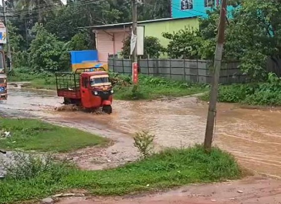 Bishalgarh-Boxanagar Road in Deplorable shape under ‘Double Engine Govt’