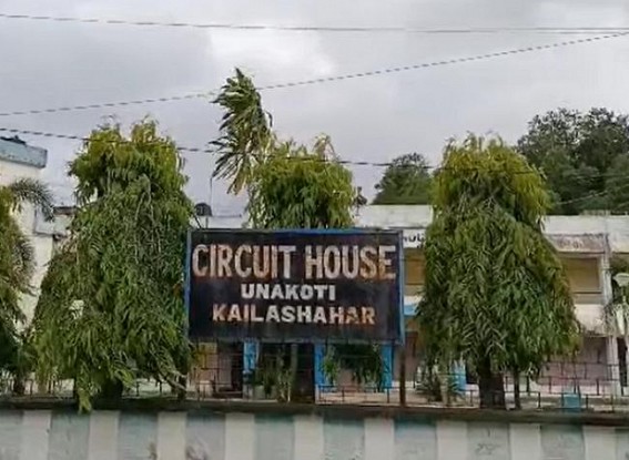 Head clerk occupies Circuit House in Unakoti