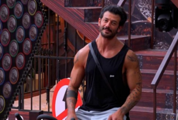 'Bigg Boss OTT 2': Jad offers a heartfelt apology after being in center of controversy 'Bigg Boss OTT 2': Jad offers a heartfelt apology after being in center of controversy