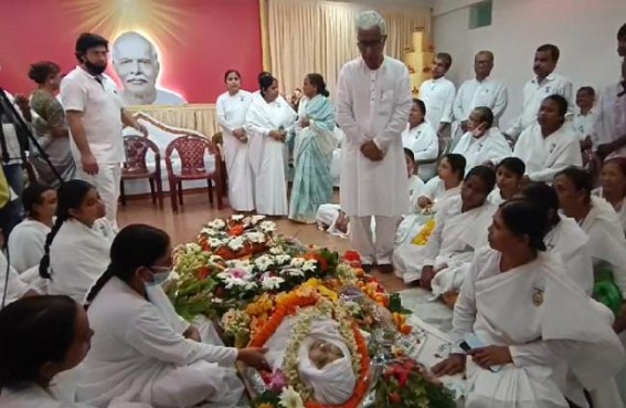 Former CM, Wife paid tribute to Kavita Behenji Former CM, Wife paid tribute to Kavita Behenji