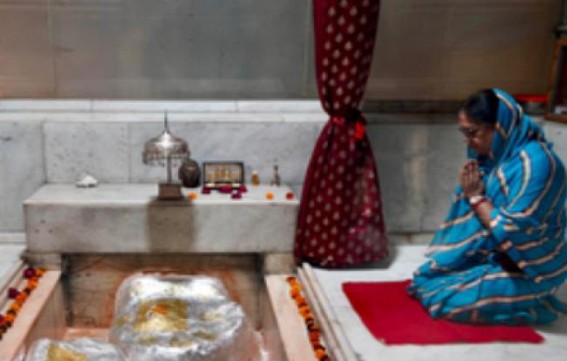 Rajasthan: BJP's CM hopefuls go temple hopping Rajasthan: BJP's CM hopefuls go temple hopping