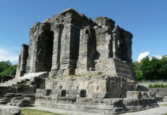 Hindu group performed ‘Parikrama’ at ASI protected 8th century temple in Kashmir on Jan 22 Hindu group performed ‘Parikrama’ at ASI protected 8th century temple in Kashmir on Jan 22