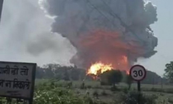 7 burnt alive, several injured in fire in MP's crackers factory 7 burnt alive, several injured in fire in MP's crackers factory