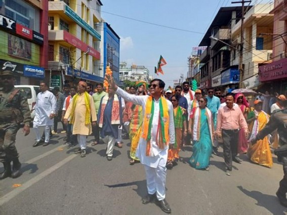 AMC Mayor Dipak Majumder submits nomination for Ramnagar by-poll constituency AMC Mayor Dipak Majumder submits nomination for Ramnagar by-poll constituency