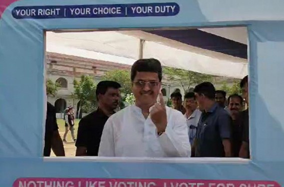 CM casts Vote, appeals to all Voters to cast their Votes CM casts Vote, appeals to all Voters to cast their Votes
