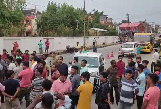 Massive traffic Jams in Agartala as Auto Drivers Blocked Drop Gate National Highway protesting against CNG Crisis Massive traffic Jams in Agartala as Auto Drivers Blocked Drop Gate National Highway protesting against CNG Crisis
