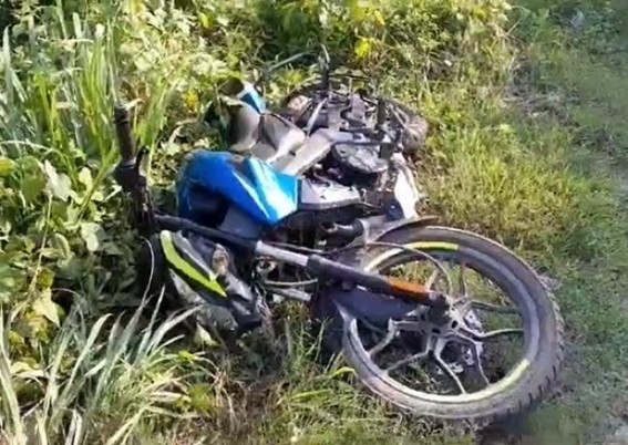 Young man died in Road Mishap ; Dead Body found with his bike in Teluamra National Highway Young man died in Road Mishap ; Dead Body found with his bike in Teluamra National Highway