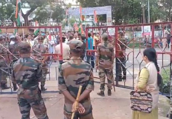 Rajib Gandhi’s Statue Vandalism : Congress gheraoed Police station in Kailashahar Rajib Gandhi’s Statue Vandalism : Congress gheraoed Police station in Kailashahar