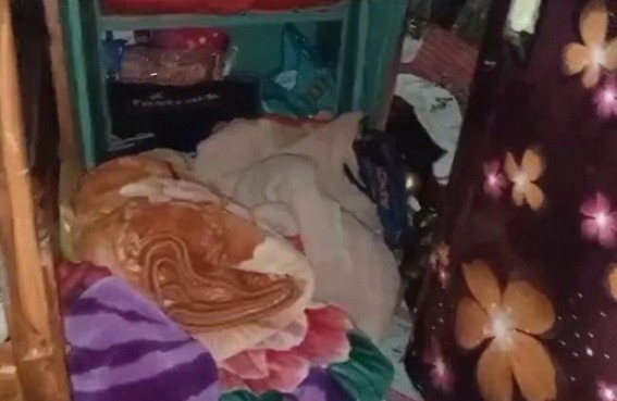 Gold, cash looted from a House in Bishalgarh Gold, cash looted from a House in Bishalgarh