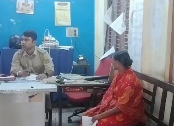 Accusing a woman as Bangladeshi, locals handed-over a woman to Police in Teliamura Accusing a woman as Bangladeshi, locals handed-over a woman to Police in Teliamura