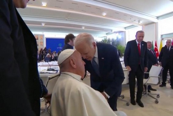 Biden embraces Pope Francis with forehead-to-forehead hug at G7 summit Biden embraces Pope Francis with forehead-to-forehead hug at G7 summit