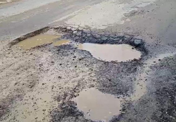 Roller-Coaster drives due to miserable condition of National Highway Roller-Coaster drives due to miserable condition of National Highway