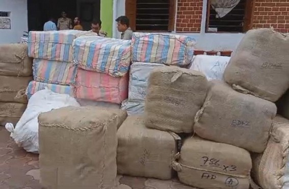 Police seized Saree and Spectacle stocks form a vehicle in Bagma Police seized Saree and Spectacle stocks form a vehicle in Bagma