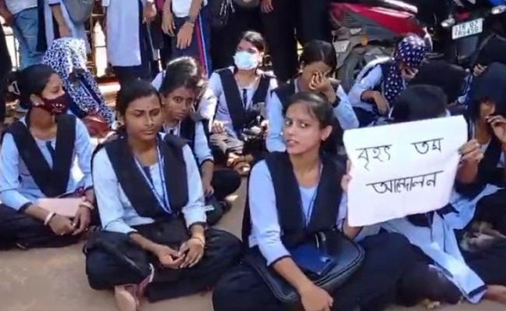 College students blocked road in Bishalgarh after maximum students failed College students blocked road in Bishalgarh after maximum students failed