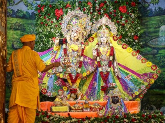 Nation celebrates Janmashtami with devotion; seers call for love, harmony Nation celebrates Janmashtami with devotion; seers call for love, harmony