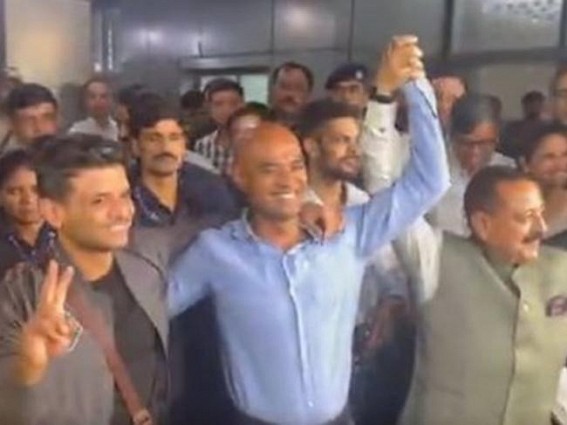 CM Rekha Gupta, Union Minister Jitendra Singh receive astronaut Shubhanshu Shukla at Delhi airport CM Rekha Gupta, Union Minister Jitendra Singh receive astronaut Shubhanshu Shukla at Delhi airport