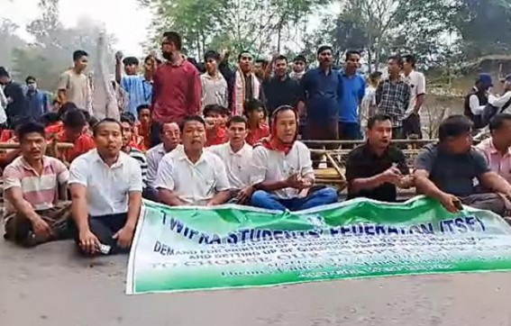 Tipra Motha backed Wing again started National Highway Blockade from 6 AM Tipra Motha backed Wing again started National Highway Blockade from 6 AM
