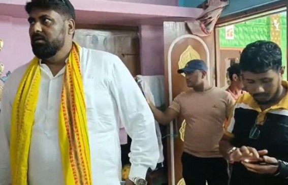 Tipra Motha leader visited Attacked CPI-M member’s home in Bishalgarh Tipra Motha leader visited Attacked CPI-M member’s home in Bishalgarh