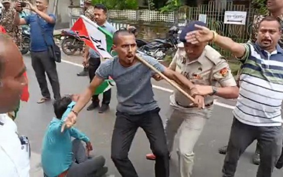 Smart Meter : Trinamool activists arrested after they gheraoed Power Minister Ratan Lal's residence Smart Meter : Trinamool activists arrested after they gheraoed Power Minister Ratan Lal's residence