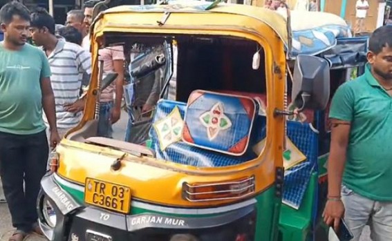Two Injured after an Auto hit a Bus in high speed on Charilam National Highway Two Injured after an Auto hit a Bus in high speed on Charilam National Highway