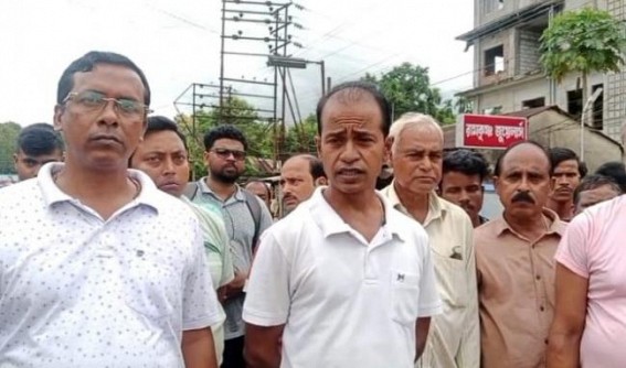 Roadblock on Assam-Agartala National Highway in Panisagar Lifted After Assurance Roadblock on Assam-Agartala National Highway in Panisagar Lifted After Assurance