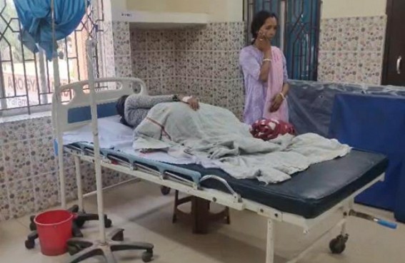 Heart Attack Patient’s Tablets Wrongly Given to 17-Year-Old Girl Who was Suffering from Fever in Madhupur : Nurse ‘Busy with Mobile Phone’ Performed the Negligence, alleged Family Heart Attack Patient’s Tablets Wrongly Given to 17-Year-Old Girl Who was Suffering from Fever in Madhupur : Nurse ‘Busy with Mobile Phone’ Performed the Negligence, alleged Family