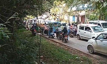 On the Highway, Nowhere to Go: CNG Bus Breaks Down at Lembuchera 