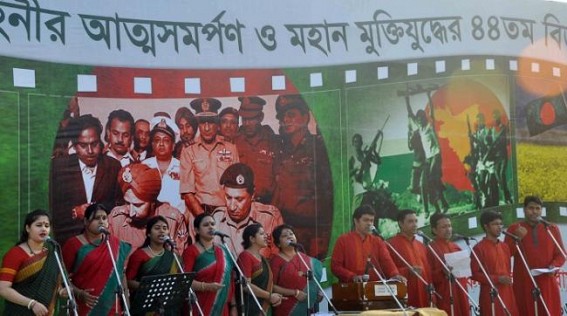 Aurora, Niazi back on stage   