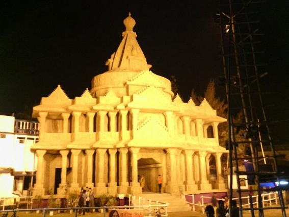 Udaipur : Theme Gujarat in Rabindra Sangha, Durga Puja fever grips Lake City on Maha Saptami