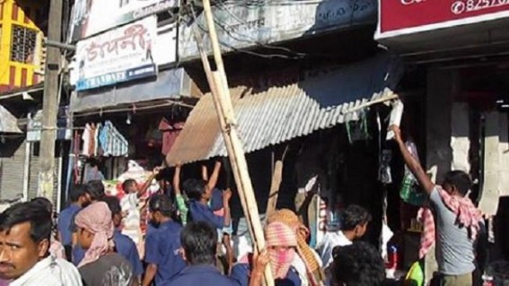 Udaipur Municipal Corporation and R K Pur Police demolition drive on illegal encroachments : Steps back after wide spread protests at night Udaipur Municipal Corporation and R K Pur Police demolition drive on illegal encroachments : Steps back after wide spread protests at night