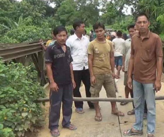 Kamalpur: Locale blocked road demanding drinking water, electricity and health facilities