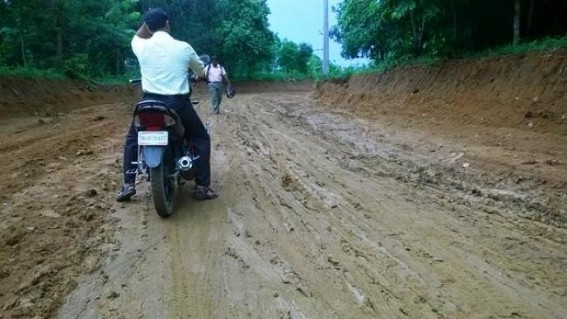 Udaipur Atharbola : Bad condition of road risks passenger lives