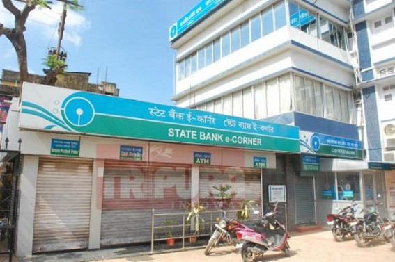 Demonetisation Day 45 : Cashless economy becomes ironical with 'cashless-ATMs' & long queues before banks