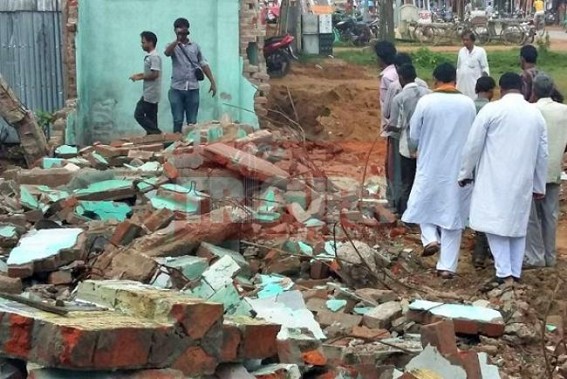 Eviction held under NH-44 expansion project Eviction held under NH-44 expansion project
