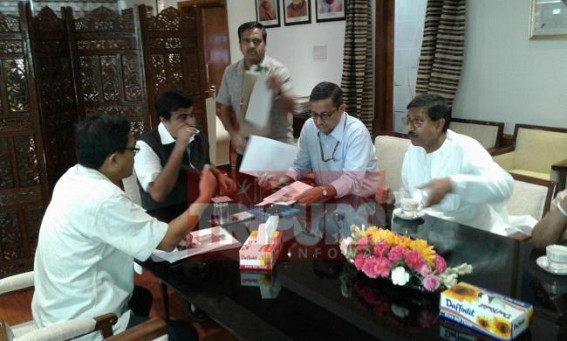 Tripura MPs discuss various issues with MoRTH Minister Nitin Gadkari,Commerce Minister