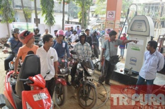 Petrol, diesel rates cut by under 1 Re Petrol, diesel rates cut by under 1 Re