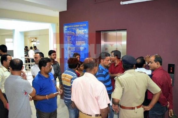 10,323 Teachers ask for written replies to their queries from Education Director 