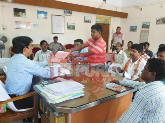 BJP's Poll-Drive with 7th Pay Commission continues : Demands placed before SDMs across state 