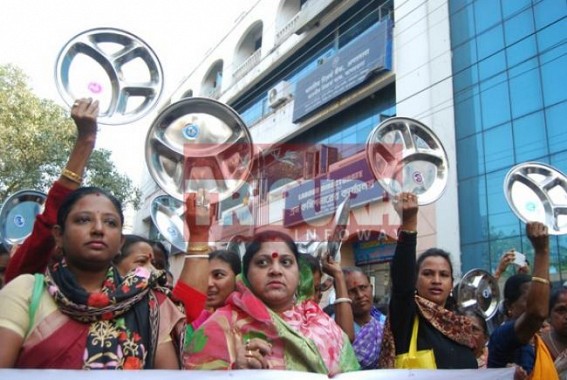 Congress attempting to cover up 1978â€™s failed-demonetization in Congress Era, accused RBI for â€˜manipulating of lawsâ€™ : Congressâ€™s Anti-Modi futile protest with â€˜Plates on Handsâ€™ ends as flop