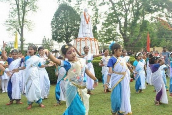 ‘I can’t speak in Bengali, but my morning started with Rabindra Sangeet in childhood’ : Modi ‘I can’t speak in Bengali, but my morning started with Rabindra Sangeet in childhood’ : Modi