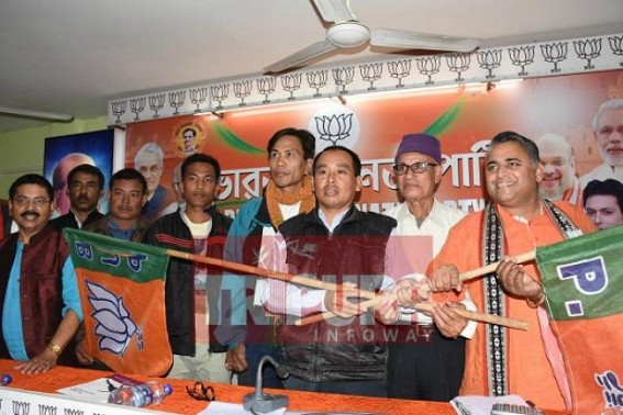 BJP continues joining programmes ahead of Amit Shah's arrival : IPFT supporters join