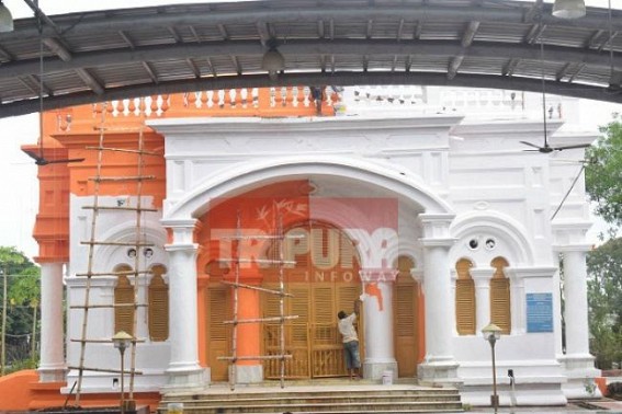 Ancient Durga Bari given 'saffron' colour, recovered into 'white' after Royal Family condemned 