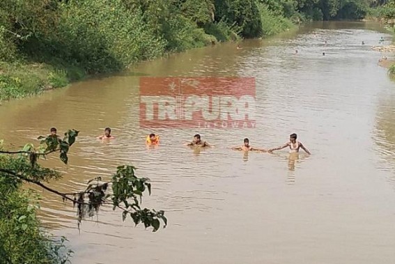 Child going missing, search begins at Howrah river   